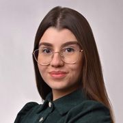 Betül Es