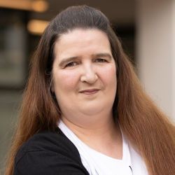Anke  Hollensteiner