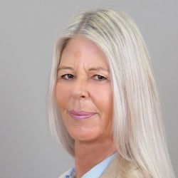 Iris Zelmer