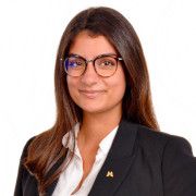 Özge Nazik