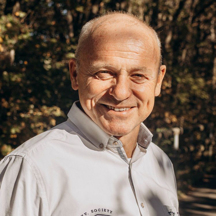 Dieter  Roeder