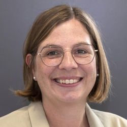 Anne Heinze
