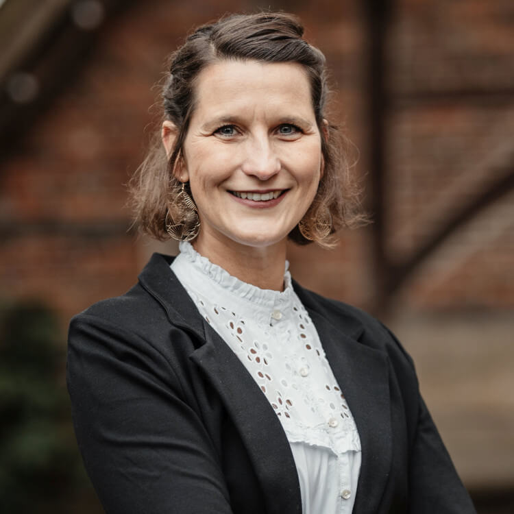 Angela Tschersich