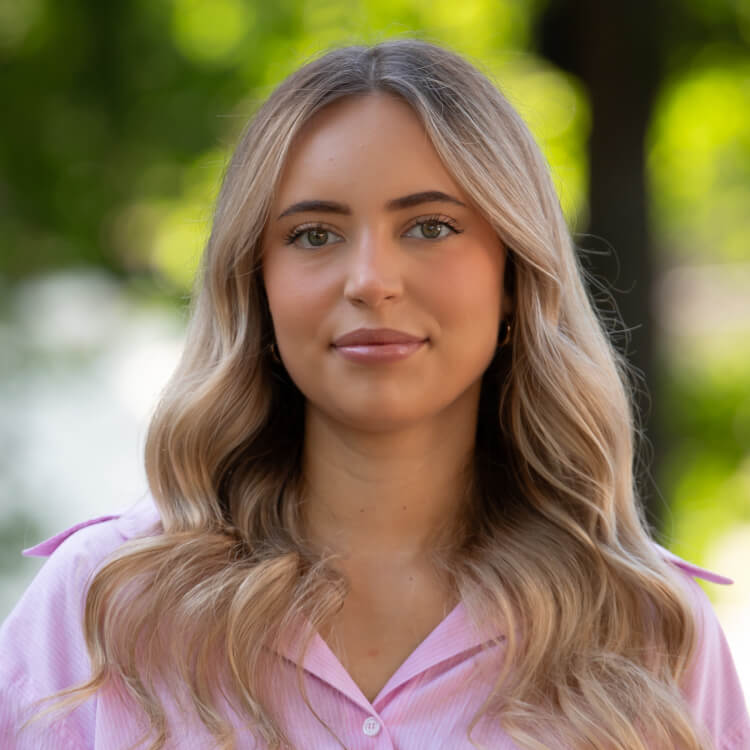 Christina Schichowzow